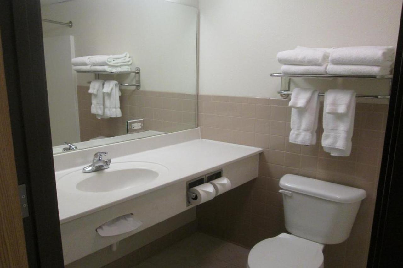 Hotel Americinn By Wyndham Charlevoix